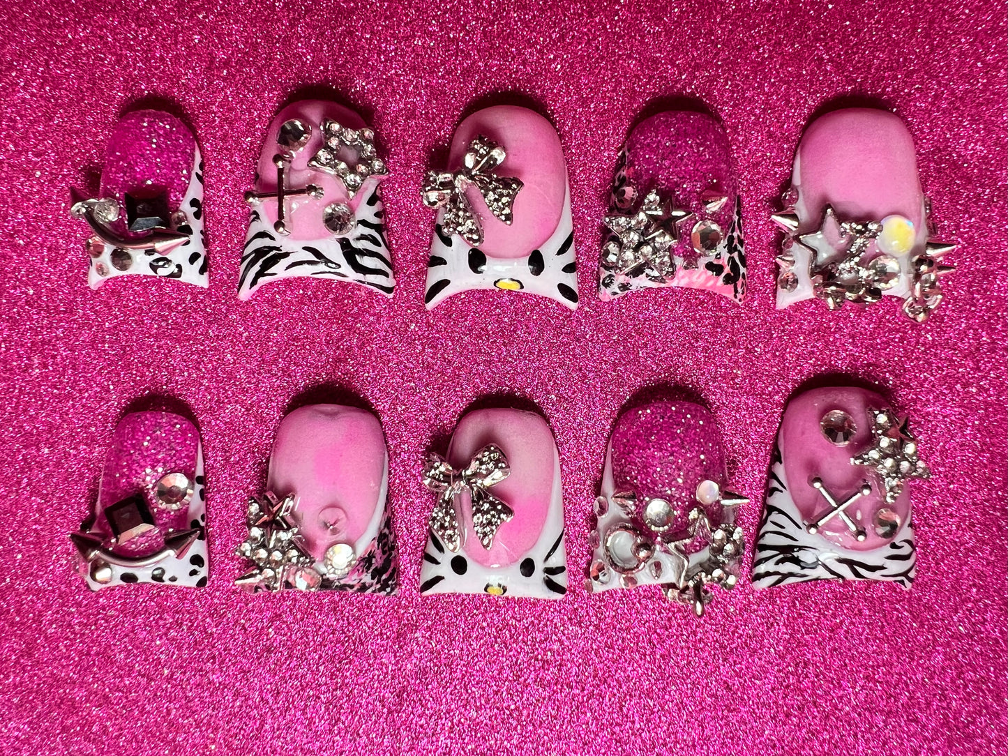 Hello kitty duck nails